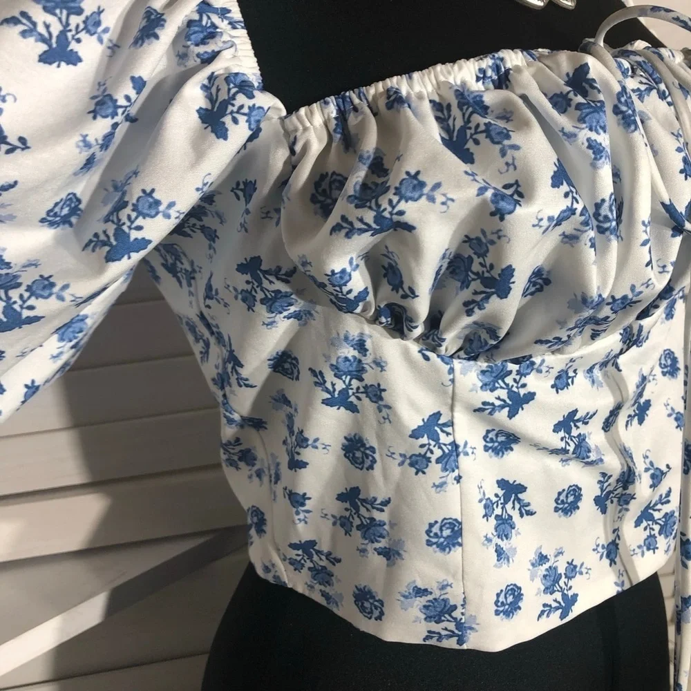 Vintage Y2K Floral Cropped Top Blue and White Medium - Picture 10 of 13